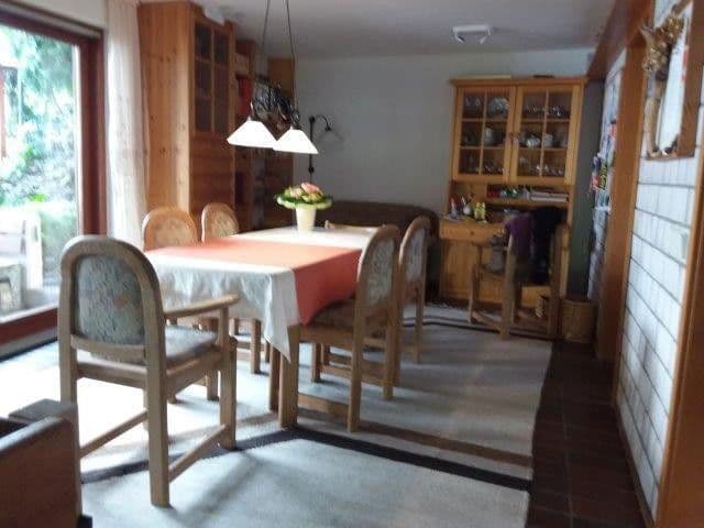 Predaj domu 158 m², pozemek 410 m², Leonberg, Bádensko-Wurttembersko Predaj domu 158 m², pozemek 410 m², Leonberg, Bádensko-Wurttembersko