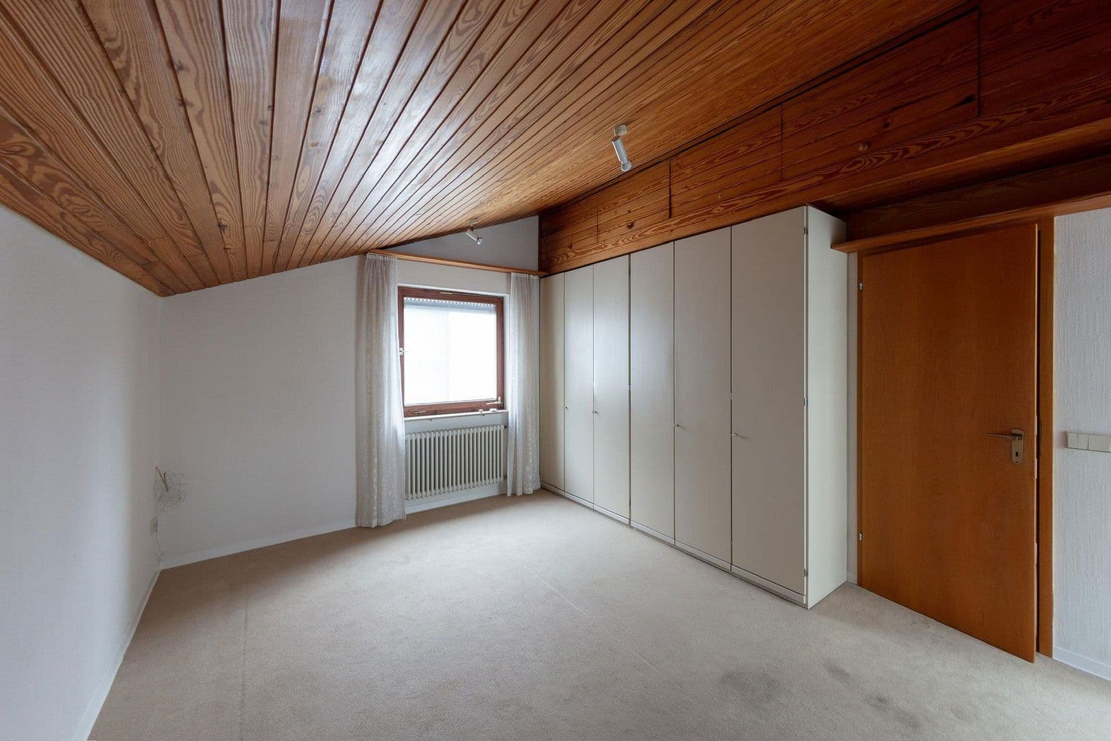 Predaj domu 158 m², pozemek 410 m², Leonberg, Bádensko-Wurttembersko Predaj domu 158 m², pozemek 410 m², Leonberg, Bádensko-Wurttembersko