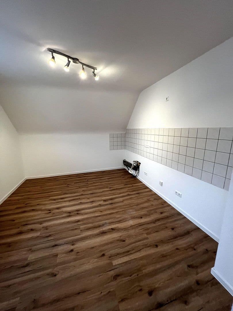 Prenájom bytu 2-izbový 60 m², Östringen, Bádensko-Wurttembersko Prenájom bytu 2-izbový 60 m², Östringen, Bádensko-Wurttembersko