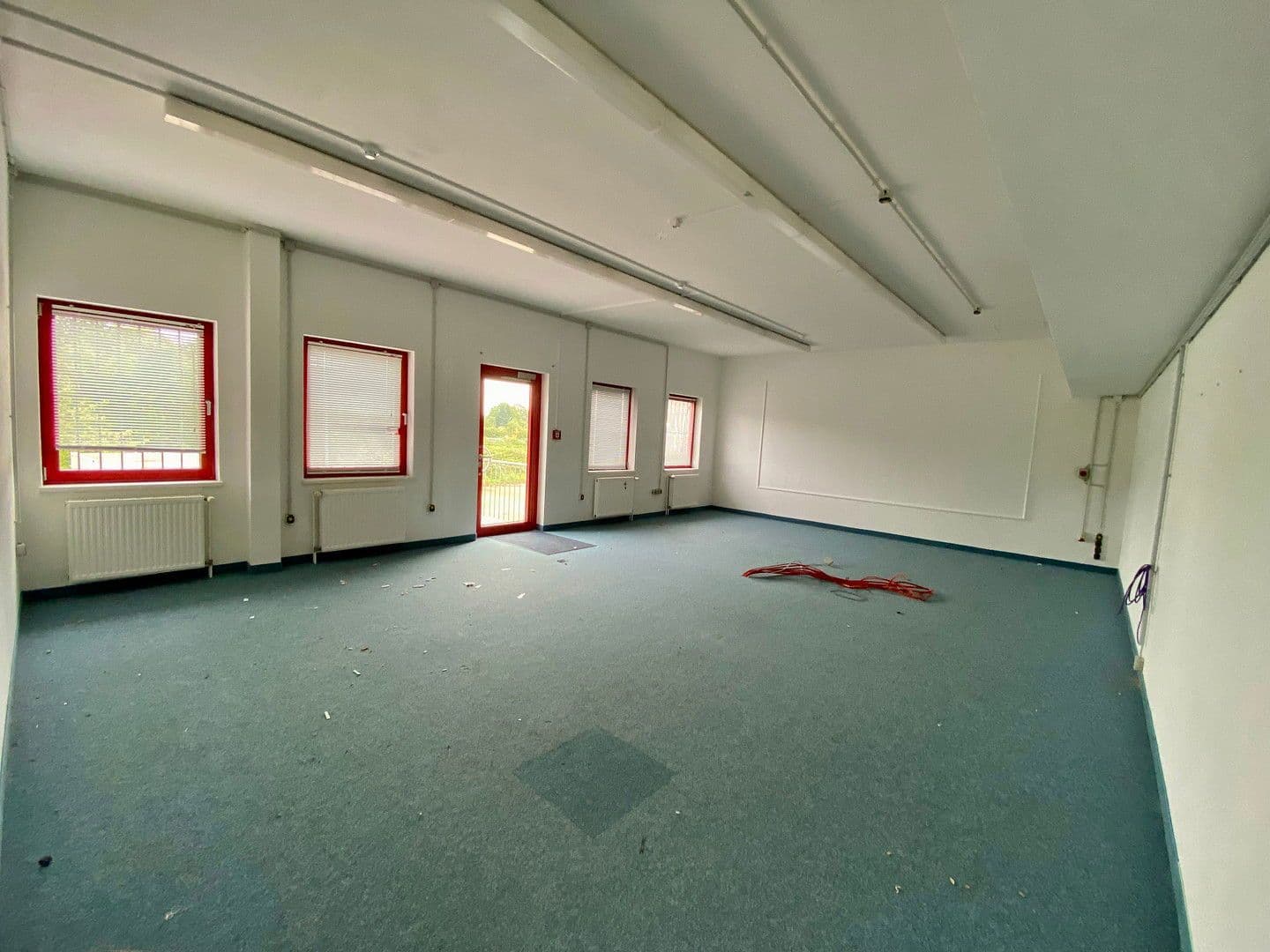 Prenájom nebytového priestoru 12.648 m², Zunftweg 10, Voerde (Niederrhein), Severné Porýnie - Westfálsko Prenájom nebytového priestoru 12.648 m², Zunftweg 10, Voerde (Niederrhein), Severné Porýnie - Westfálsko