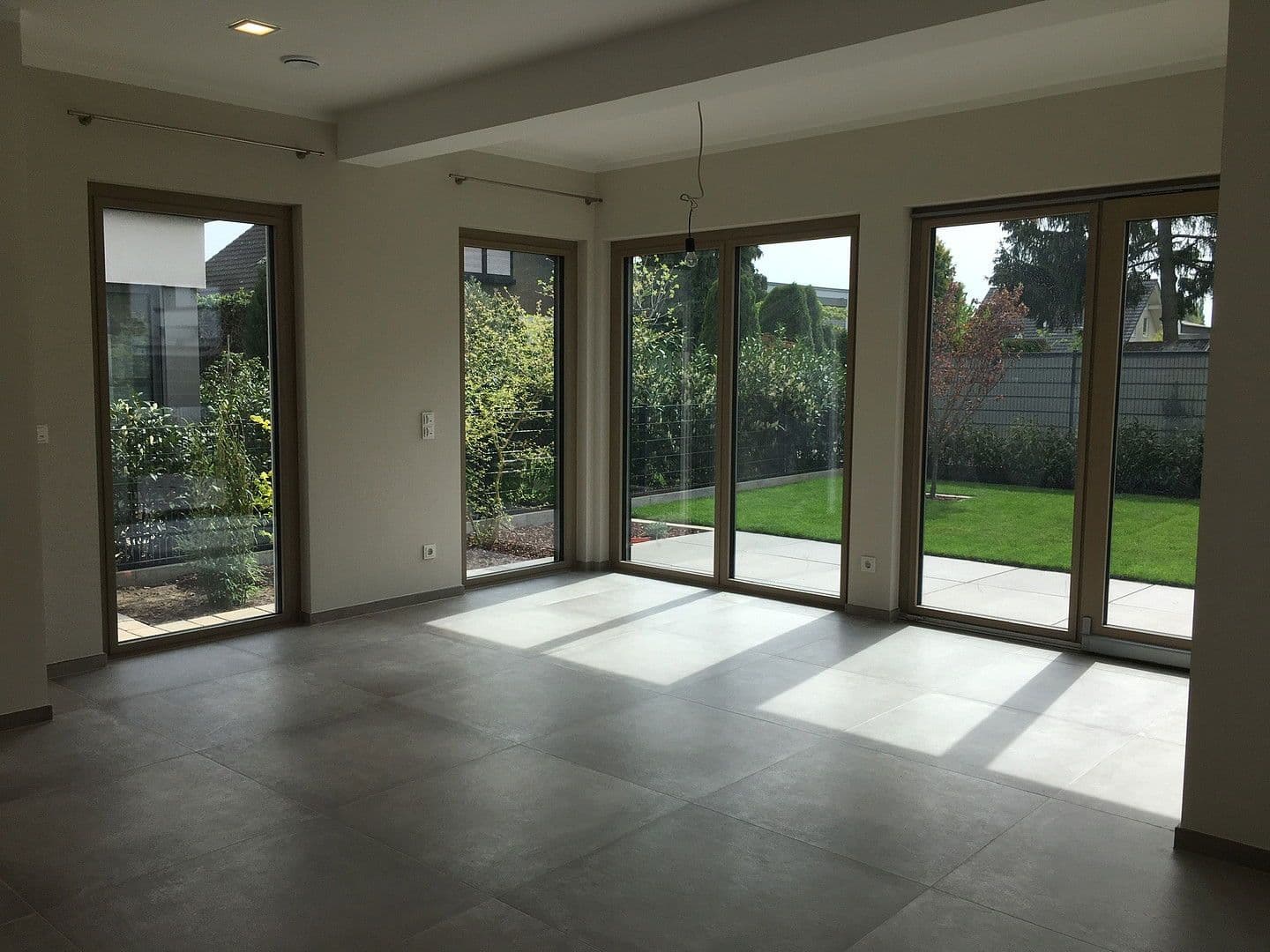 Prenájom domu 201 m², pozemek 436 m², Bad Vilbel, Hesensko Prenájom domu 201 m², pozemek 436 m², Bad Vilbel, Hesensko