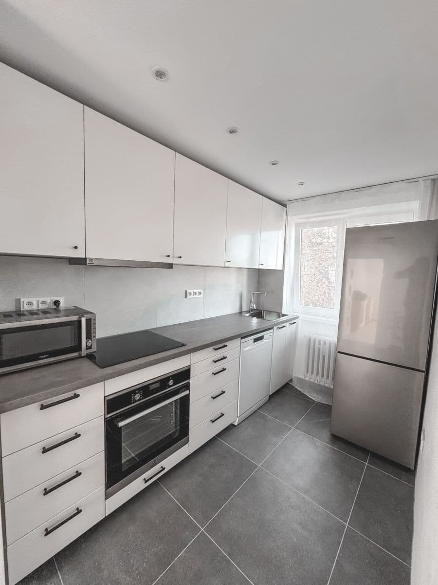 Prenájom bytu 3-izbový 59 m², 5. května, Kladno, Středočeský kraj Prenájom bytu 3-izbový 59 m², 5. května, Kladno, Středočeský kraj