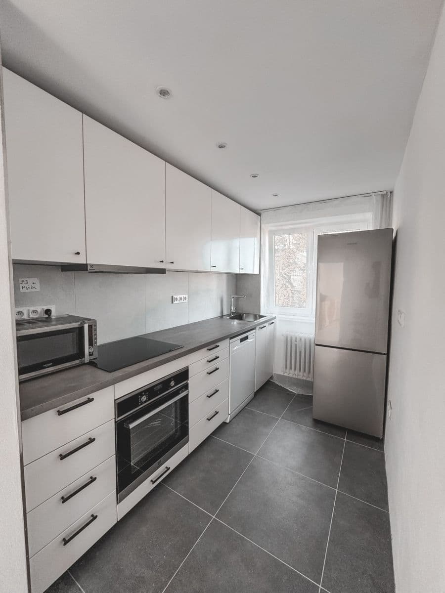 Prenájom bytu 3-izbový 59 m², 5. května, Kladno, Středočeský kraj Prenájom bytu 3-izbový 59 m², 5. května, Kladno, Středočeský kraj