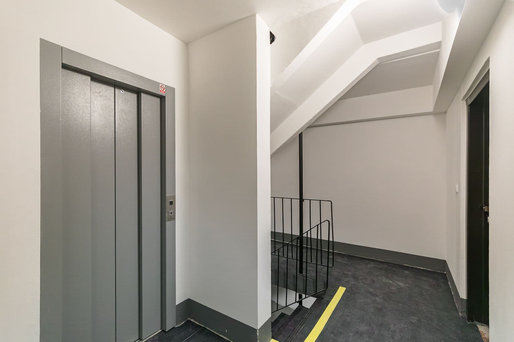 Predaj bytu 3-izbový 64 m², Svídnická, Praha, Praha Predaj bytu 3-izbový 64 m², Svídnická, Praha, Praha