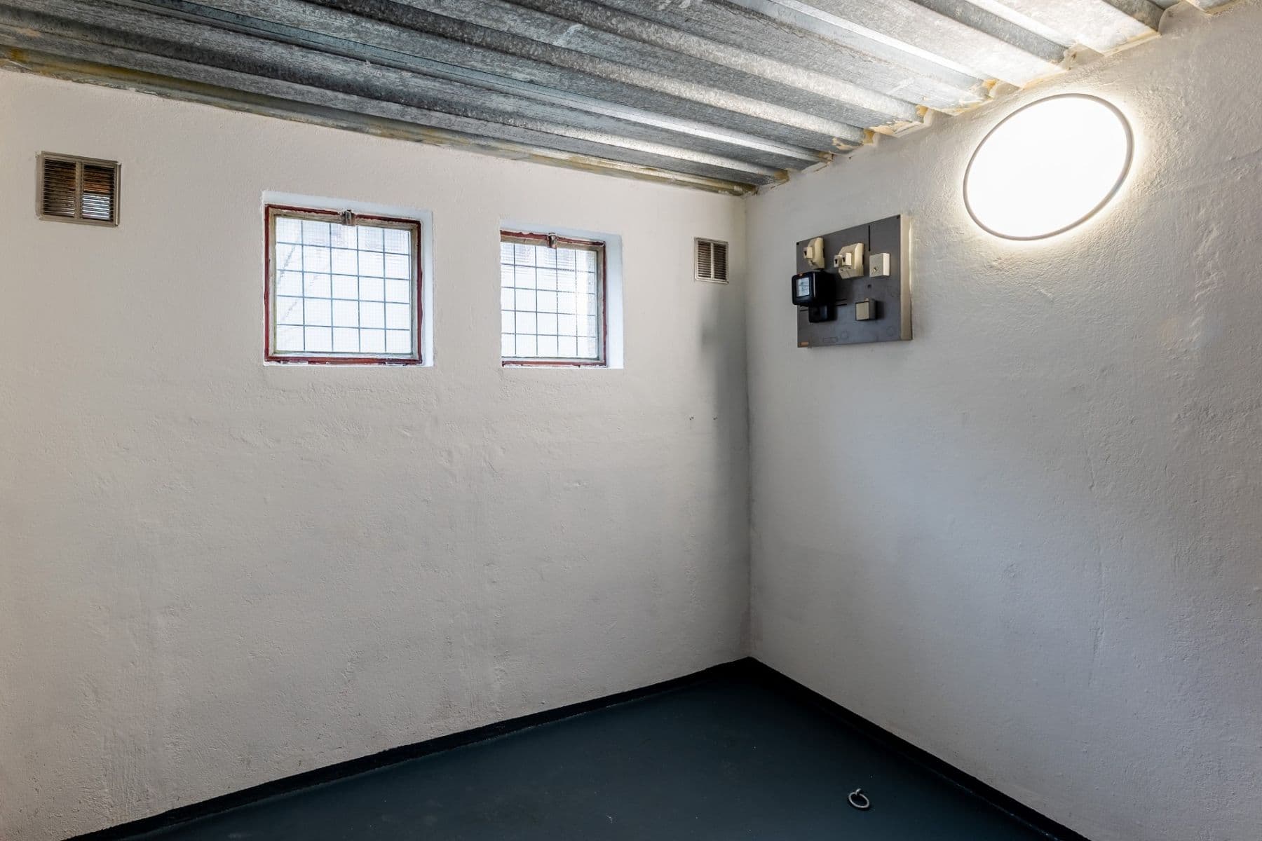 Prenájom garáže 15 m², Pecháčkova, Plzeň, Plzeňský kraj Prenájom garáže 15 m², Pecháčkova, Plzeň, Plzeňský kraj