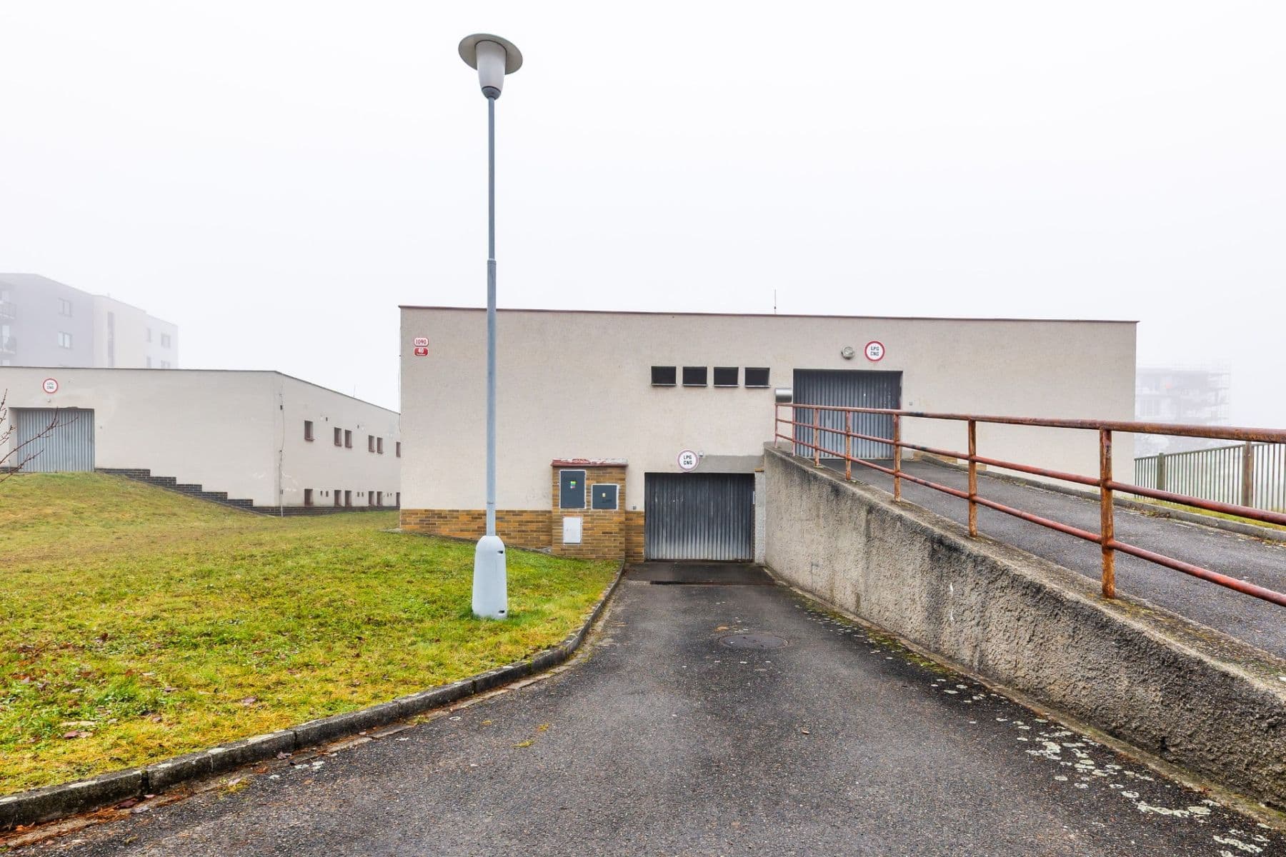 Prenájom garáže 15 m², Pecháčkova, Plzeň, Plzeňský kraj Prenájom garáže 15 m², Pecháčkova, Plzeň, Plzeňský kraj