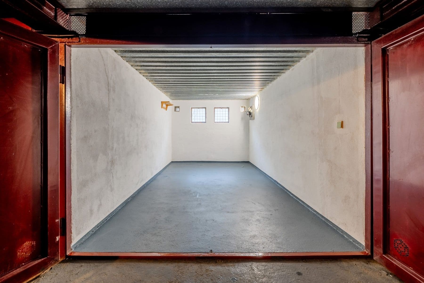 Prenájom garáže 15 m², Pecháčkova, Plzeň, Plzeňský kraj Prenájom garáže 15 m², Pecháčkova, Plzeň, Plzeňský kraj