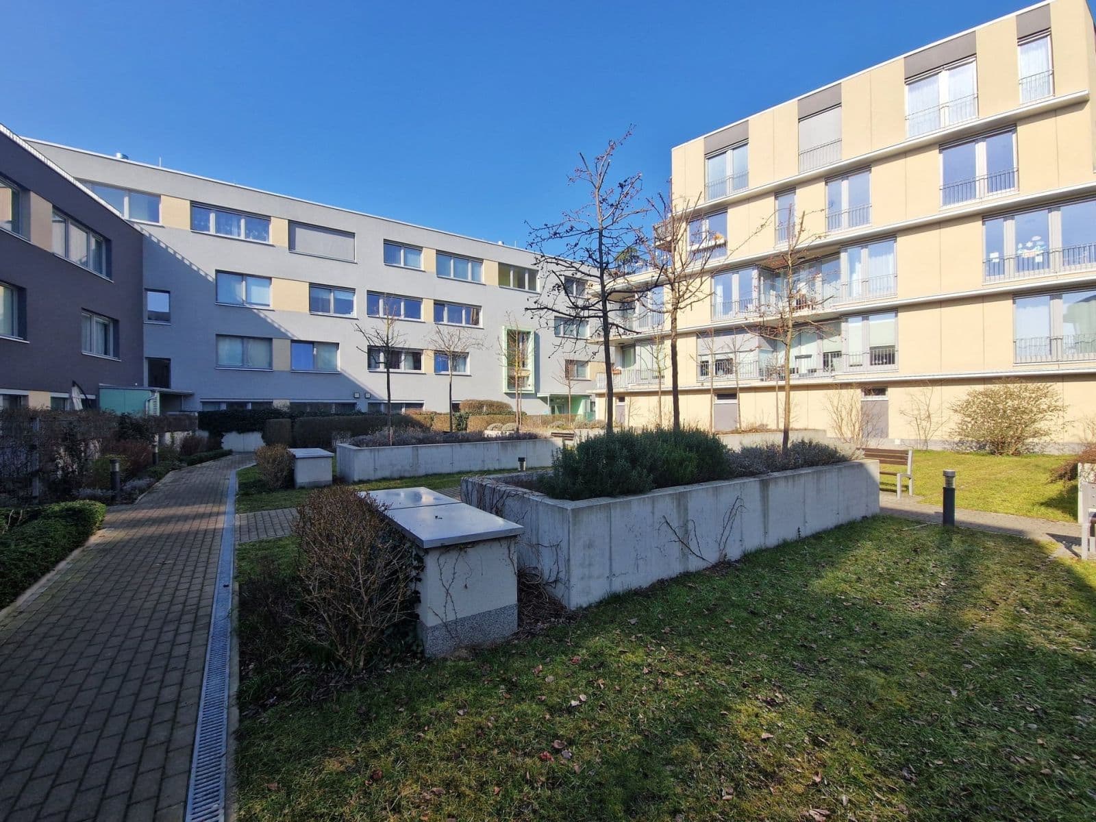 Prenájom bytu 3-izbový 70 m², Olgy Havlové, Praha, Praha Prenájom bytu 3-izbový 70 m², Olgy Havlové, Praha, Praha