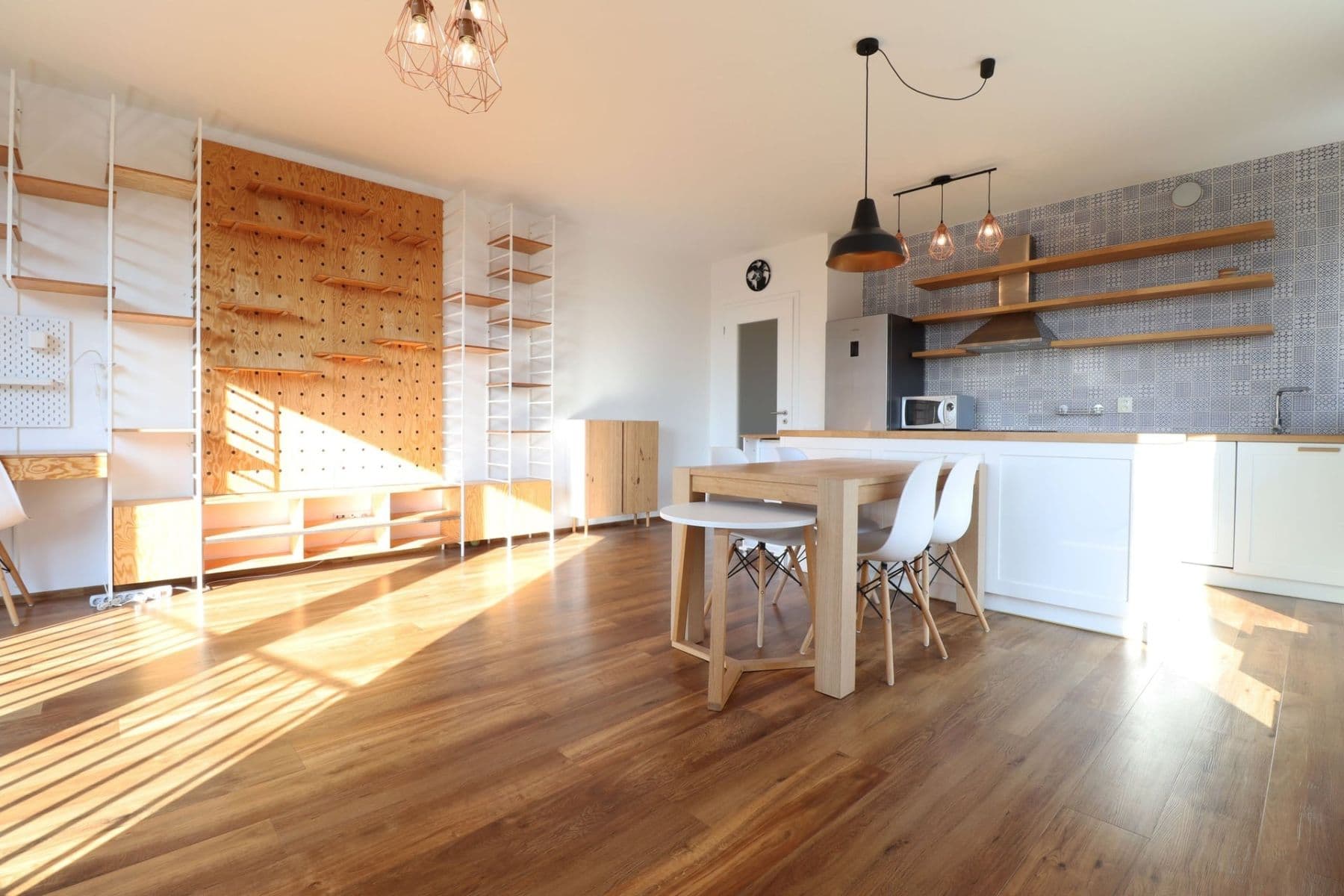 Prenájom bytu 3-izbový 70 m², Olgy Havlové, Praha, Praha Prenájom bytu 3-izbový 70 m², Olgy Havlové, Praha, Praha