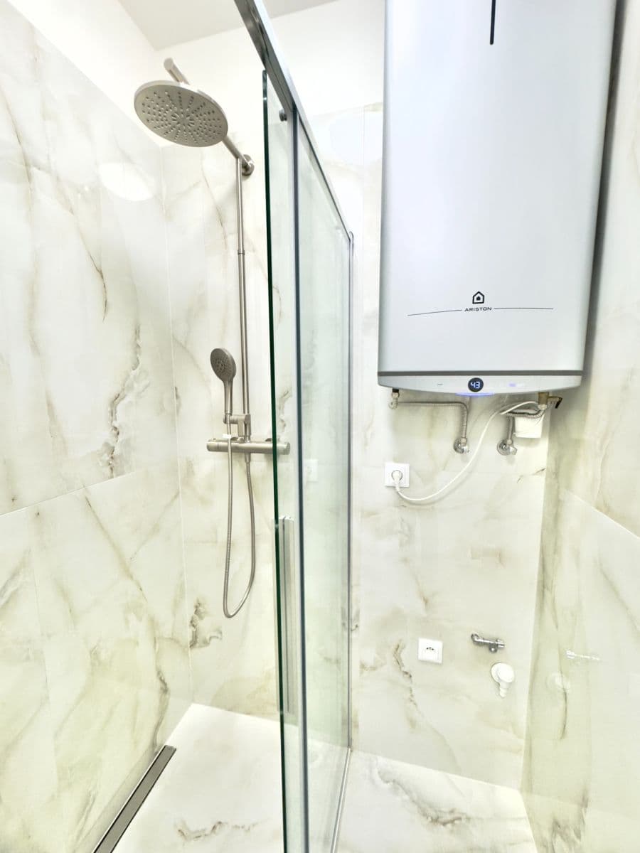 Prenájom bytu 1-izbový 30 m², 5. května, Praha, Praha Prenájom bytu 1-izbový 30 m², 5. května, Praha, Praha