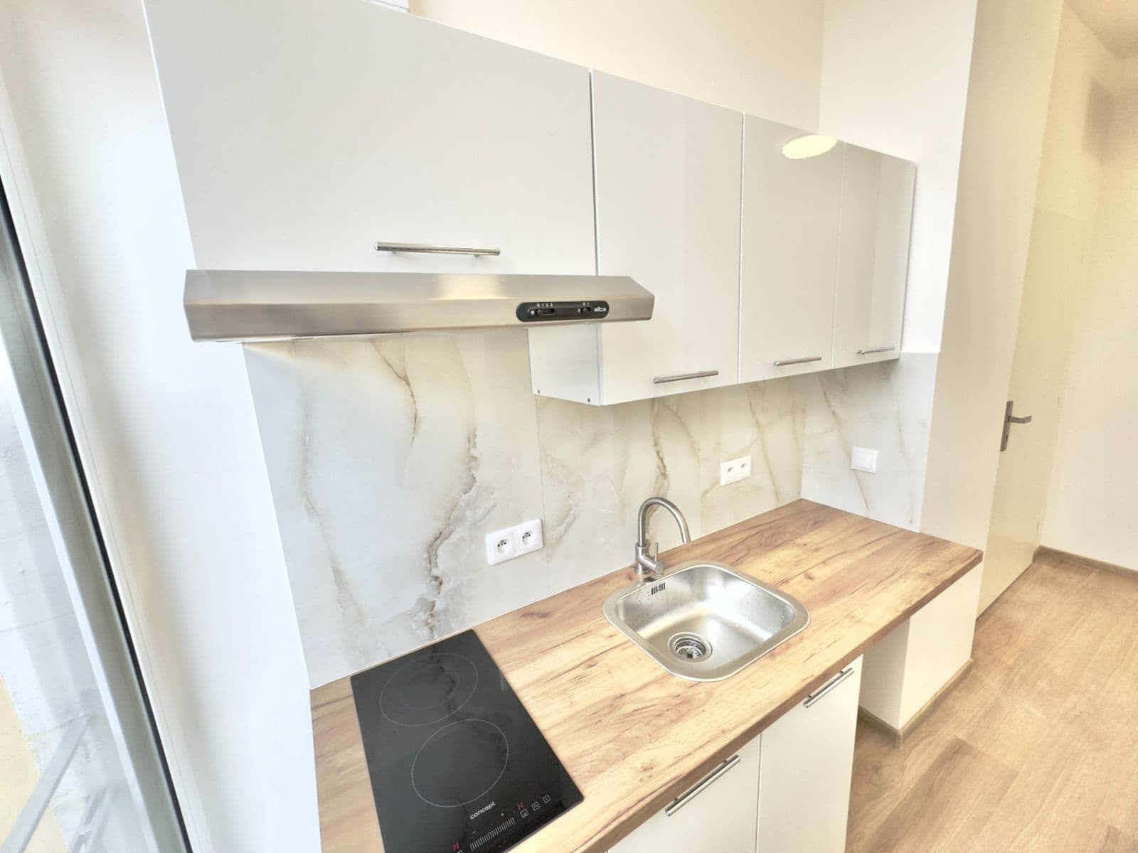 Prenájom bytu 1-izbový 30 m², 5. května, Praha, Praha Prenájom bytu 1-izbový 30 m², 5. května, Praha, Praha