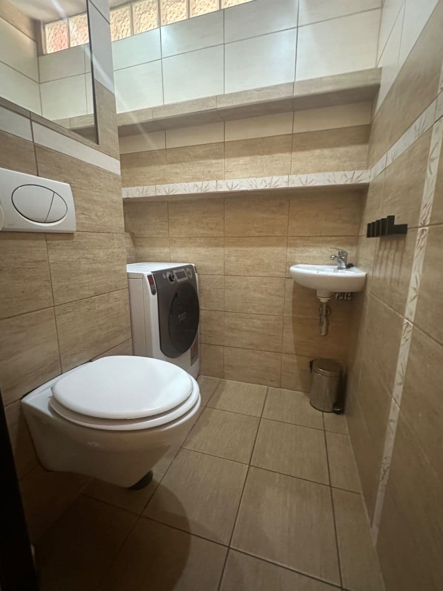 Predaj bytu 3-izbový 91 m², Fráni Šrámka, Teplice, Ústecký kraj Predaj bytu 3-izbový 91 m², Fráni Šrámka, Teplice, Ústecký kraj