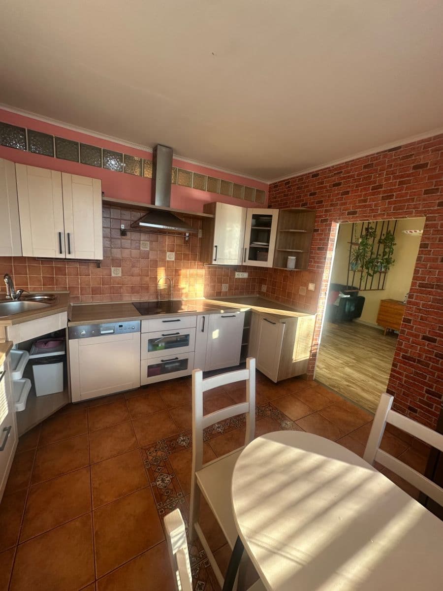 Predaj bytu 3-izbový 91 m², Fráni Šrámka, Teplice, Ústecký kraj Predaj bytu 3-izbový 91 m², Fráni Šrámka, Teplice, Ústecký kraj