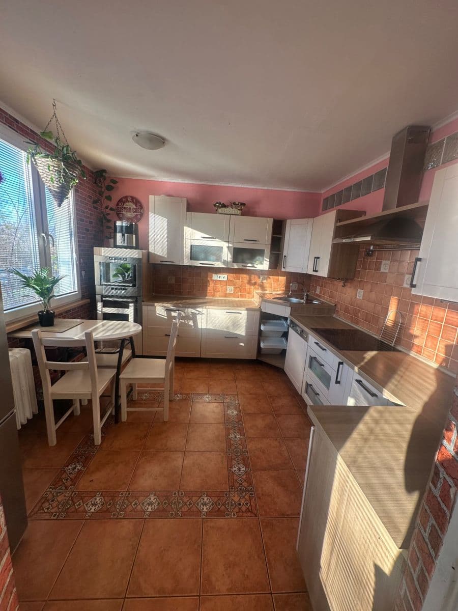 Predaj bytu 3-izbový 91 m², Fráni Šrámka, Teplice, Ústecký kraj Predaj bytu 3-izbový 91 m², Fráni Šrámka, Teplice, Ústecký kraj