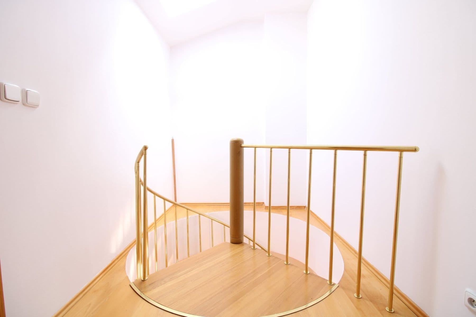 Prenájom bytu 170 m², Vinohradská, Praha, Praha Prenájom bytu 170 m², Vinohradská, Praha, Praha