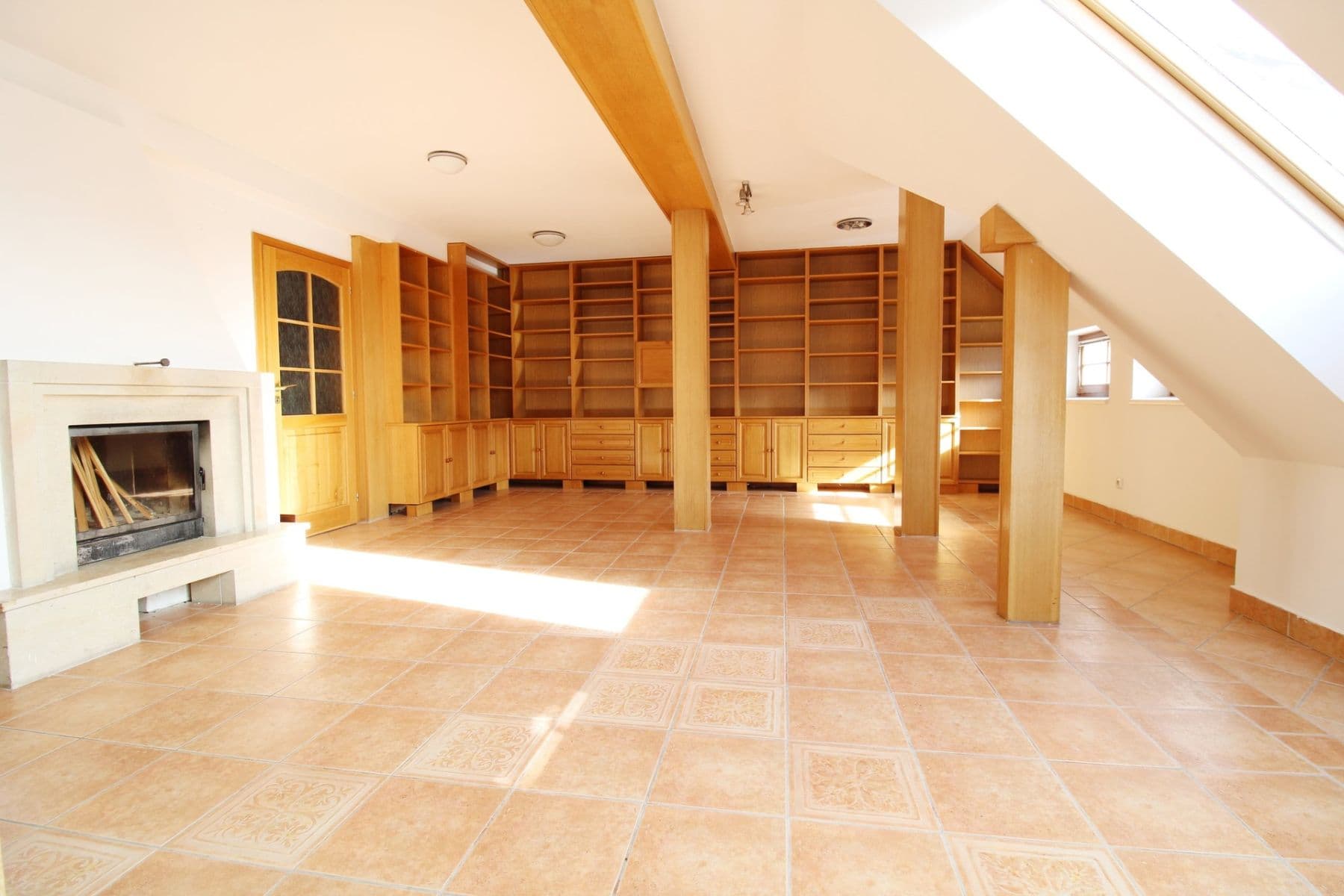 Prenájom bytu 170 m², Vinohradská, Praha, Praha Prenájom bytu 170 m², Vinohradská, Praha, Praha