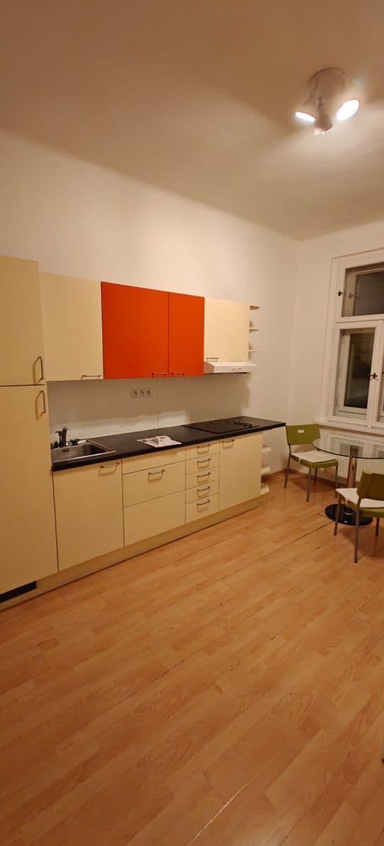 Prenájom bytu 2-izbový 50 m², Seifertova, Praha, Praha Prenájom bytu 2-izbový 50 m², Seifertova, Praha, Praha