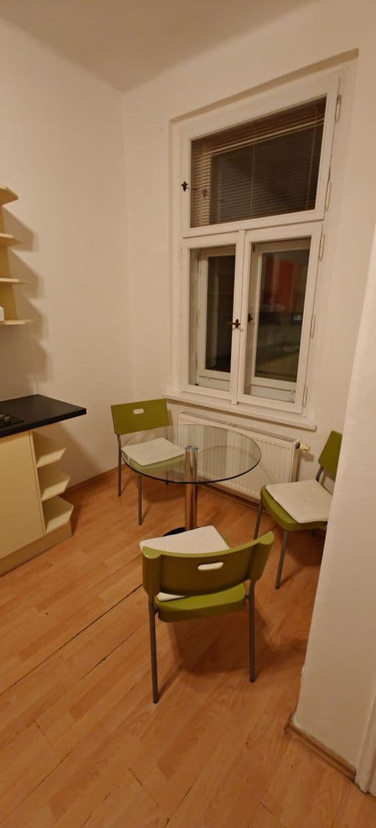 Prenájom bytu 2-izbový 50 m², Seifertova, Praha, Praha Prenájom bytu 2-izbový 50 m², Seifertova, Praha, Praha