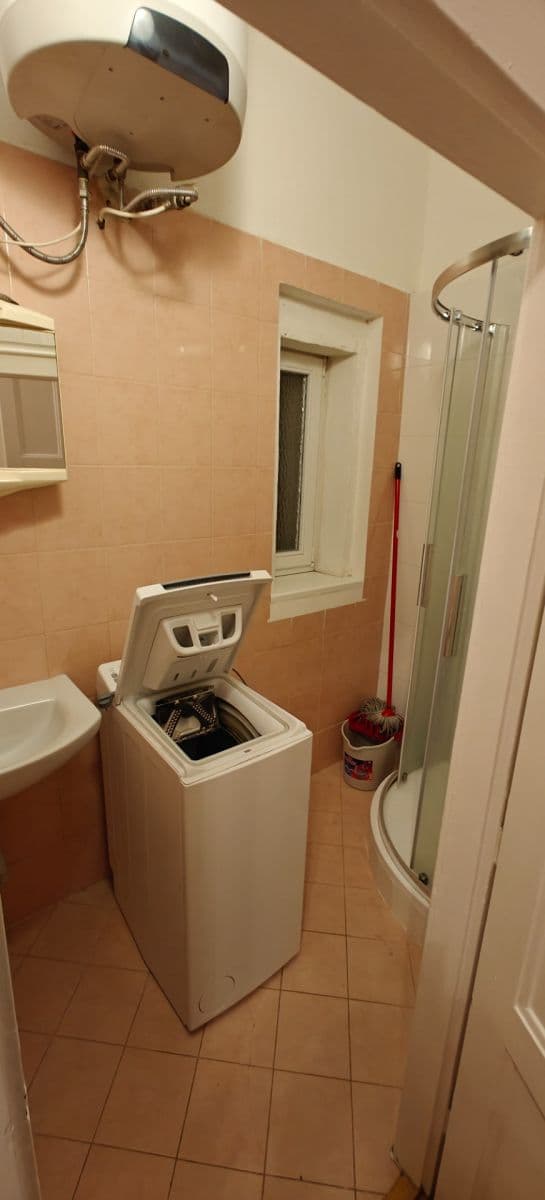 Prenájom bytu 2-izbový 50 m², Seifertova, Praha, Praha Prenájom bytu 2-izbový 50 m², Seifertova, Praha, Praha