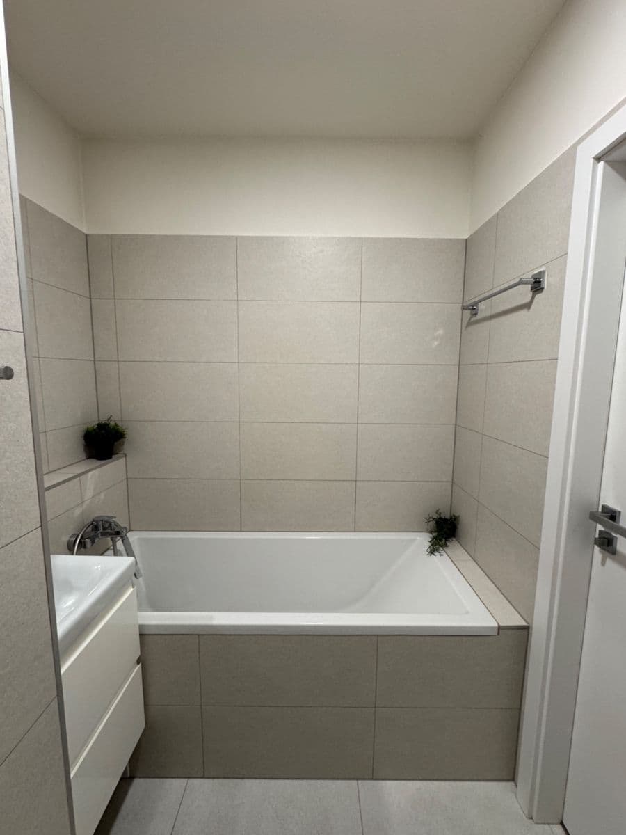 Prenájom bytu 1-izbový 32 m², Rakovského, Praha, Praha Prenájom bytu 1-izbový 32 m², Rakovského, Praha, Praha