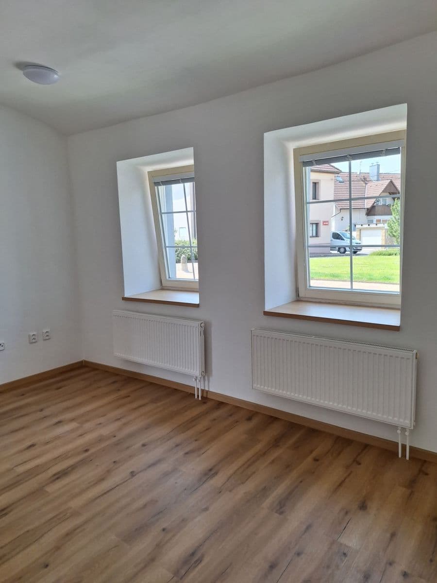 Prenájom bytu 2-izbový 37 m², Úhonická, Jeneč, Středočeský kraj Prenájom bytu 2-izbový 37 m², Úhonická, Jeneč, Středočeský kraj