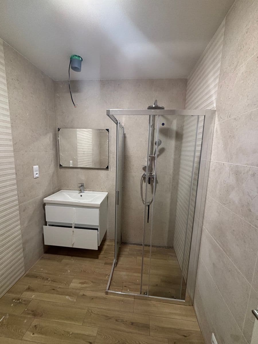 Prenájom bytu 3-izbový 65 m², Hněvotín, Olomoucký kraj Prenájom bytu 3-izbový 65 m², Hněvotín, Olomoucký kraj