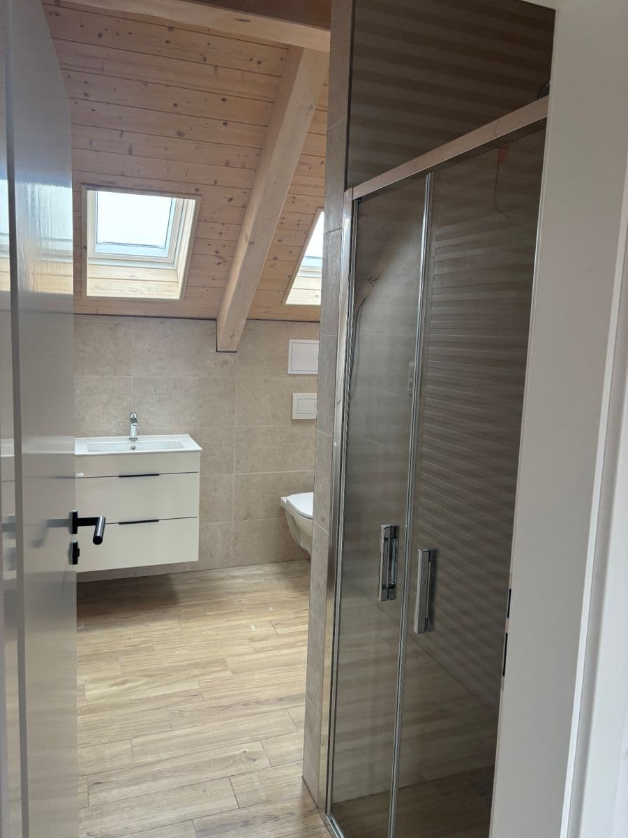 Prenájom bytu 3-izbový 65 m², Hněvotín, Olomoucký kraj Prenájom bytu 3-izbový 65 m², Hněvotín, Olomoucký kraj