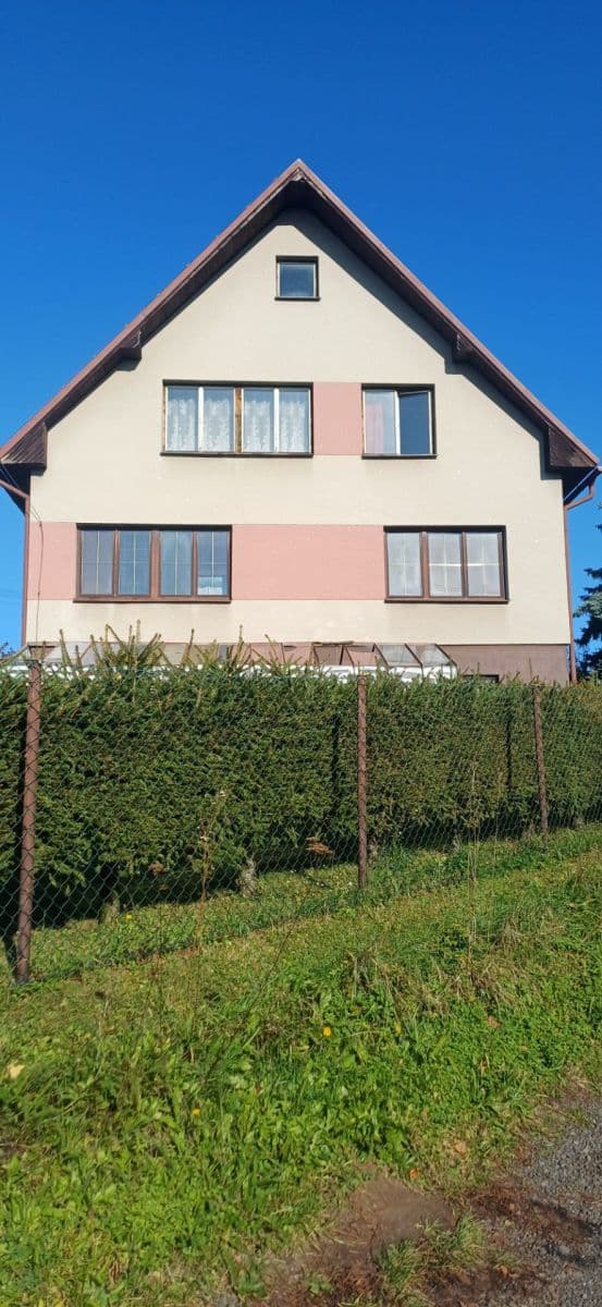 Predaj domu 373 m², pozemek 646 m², Vratislava Šantrocha, Rovensko pod Troskami, Liberecký kraj Predaj domu 373 m², pozemek 646 m², Vratislava Šantrocha, Rovensko pod Troskami, Liberecký kraj
