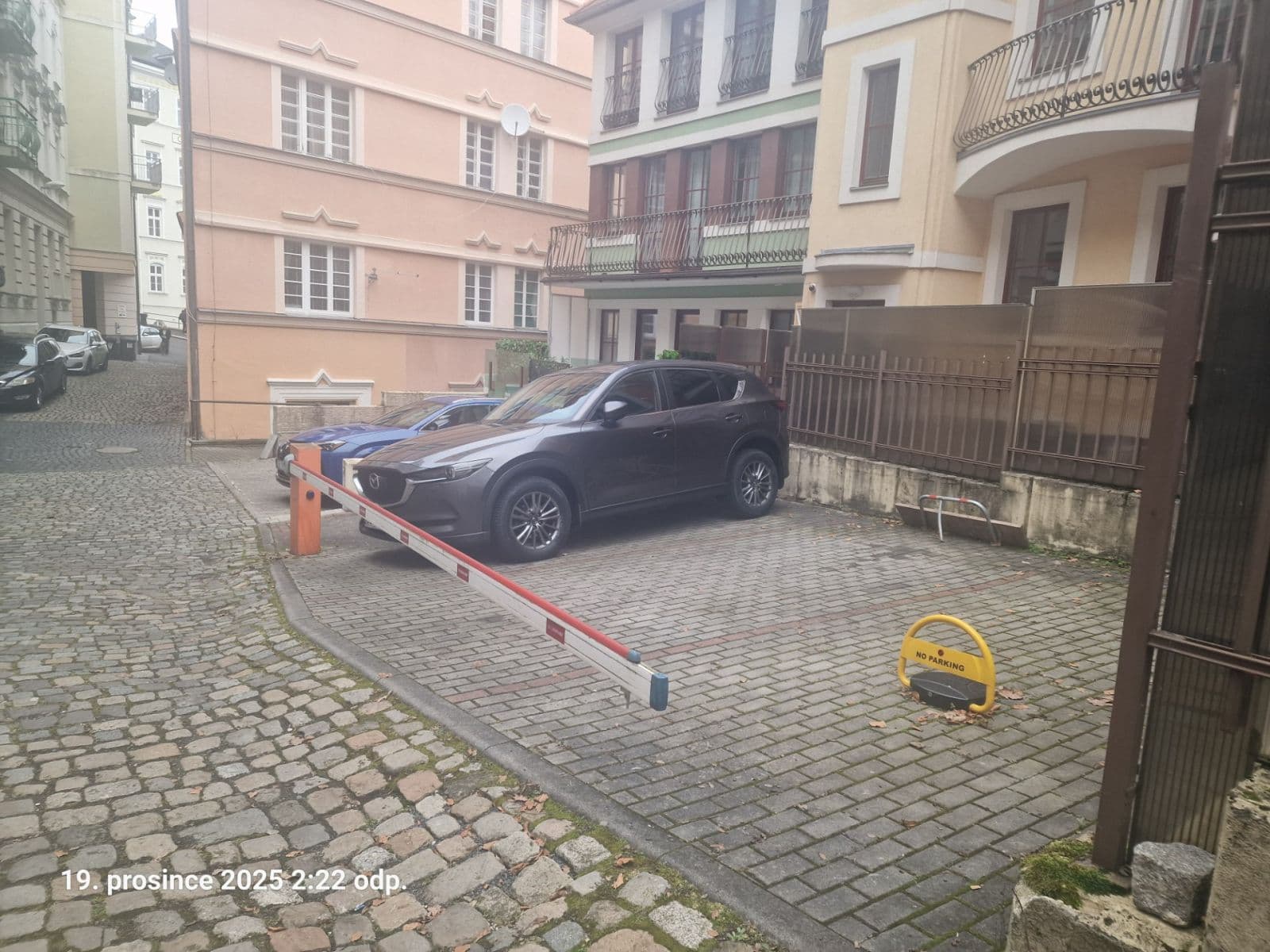 Prenájom garáže 24 m², Zámecký vrch, Karlovy Vary, Karlovarský kraj Prenájom garáže 24 m², Zámecký vrch, Karlovy Vary, Karlovarský kraj