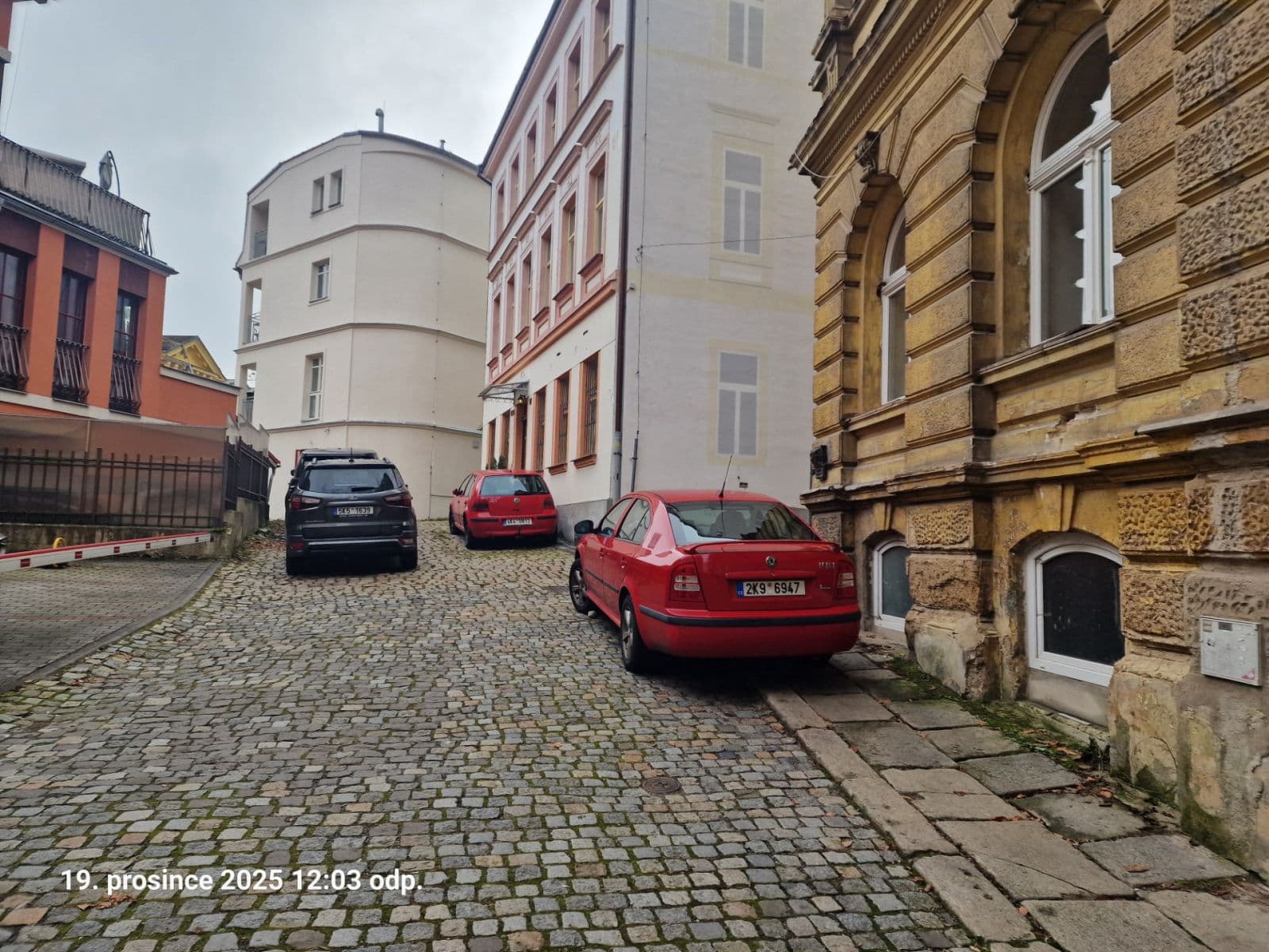 Prenájom garáže 24 m², Zámecký vrch, Karlovy Vary, Karlovarský kraj Prenájom garáže 24 m², Zámecký vrch, Karlovy Vary, Karlovarský kraj