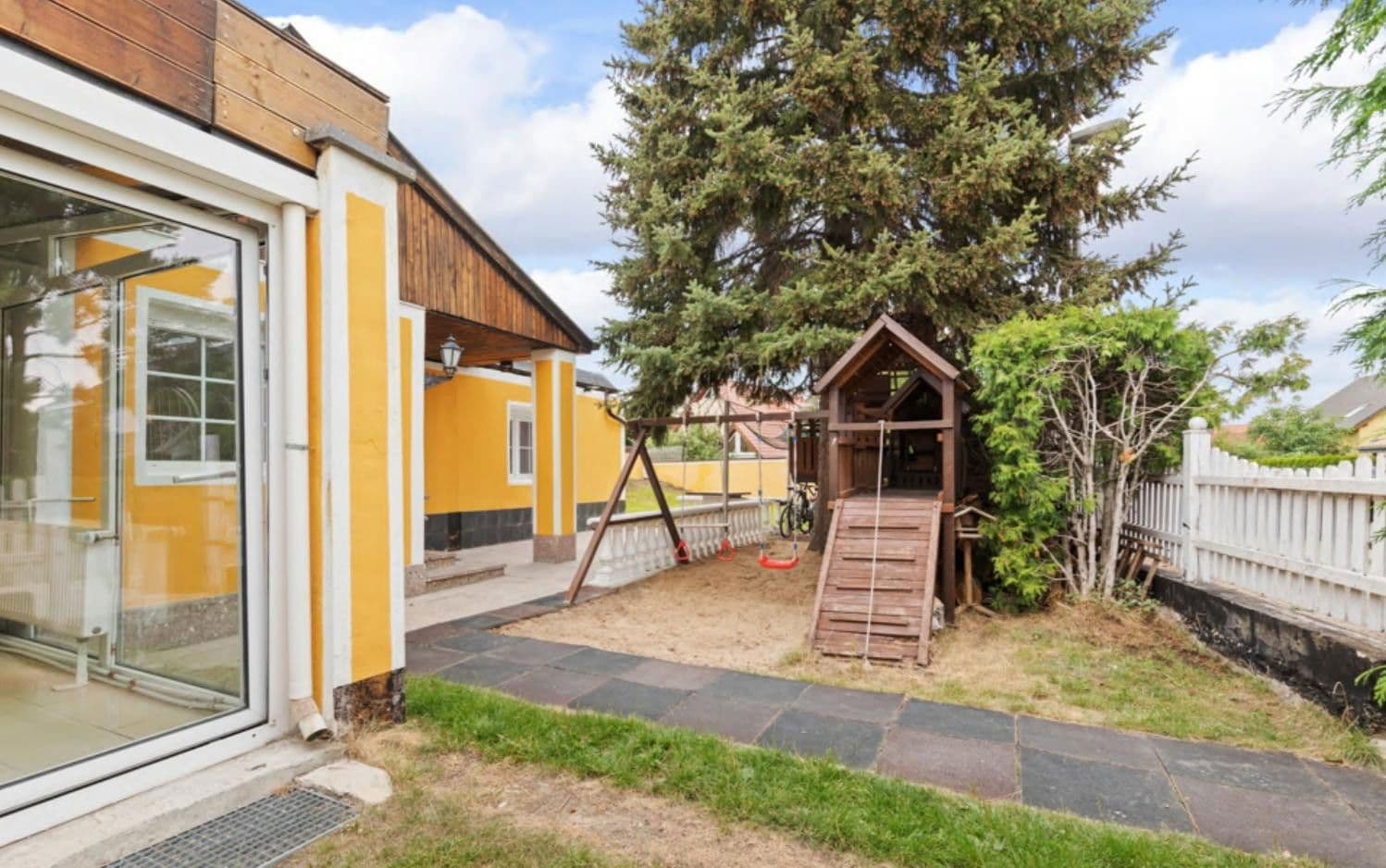 Prenájom domu 176 m², pozemek 793 m², Berlin, Berlín Prenájom domu 176 m², pozemek 793 m², Berlin, Berlín