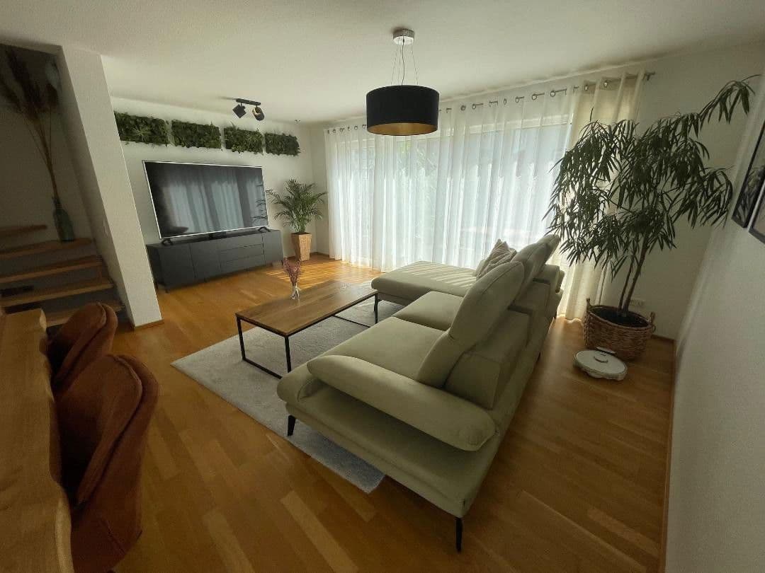 Predaj domu 117 m², pozemek 341 m², Ziegelhüttestr. 18/2, Reutlingen, Bádensko-Wurttembersko Predaj domu 117 m², pozemek 341 m², Ziegelhüttestr. 18/2, Reutlingen, Bádensko-Wurttembersko