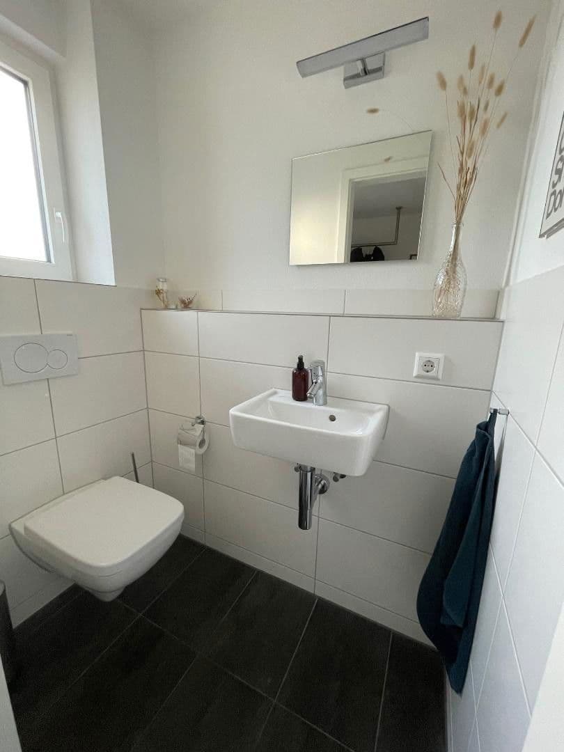 Predaj domu 117 m², pozemek 341 m², Ziegelhüttestr. 18/2, Reutlingen, Bádensko-Wurttembersko Predaj domu 117 m², pozemek 341 m², Ziegelhüttestr. 18/2, Reutlingen, Bádensko-Wurttembersko