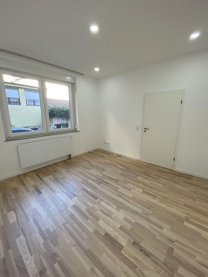 Prenájom bytu 3-izbový 64 m², Böcklerstr. 15, Stuttgart, Bádensko-Wurttembersko Prenájom bytu 3-izbový 64 m², Böcklerstr. 15, Stuttgart, Bádensko-Wurttembersko