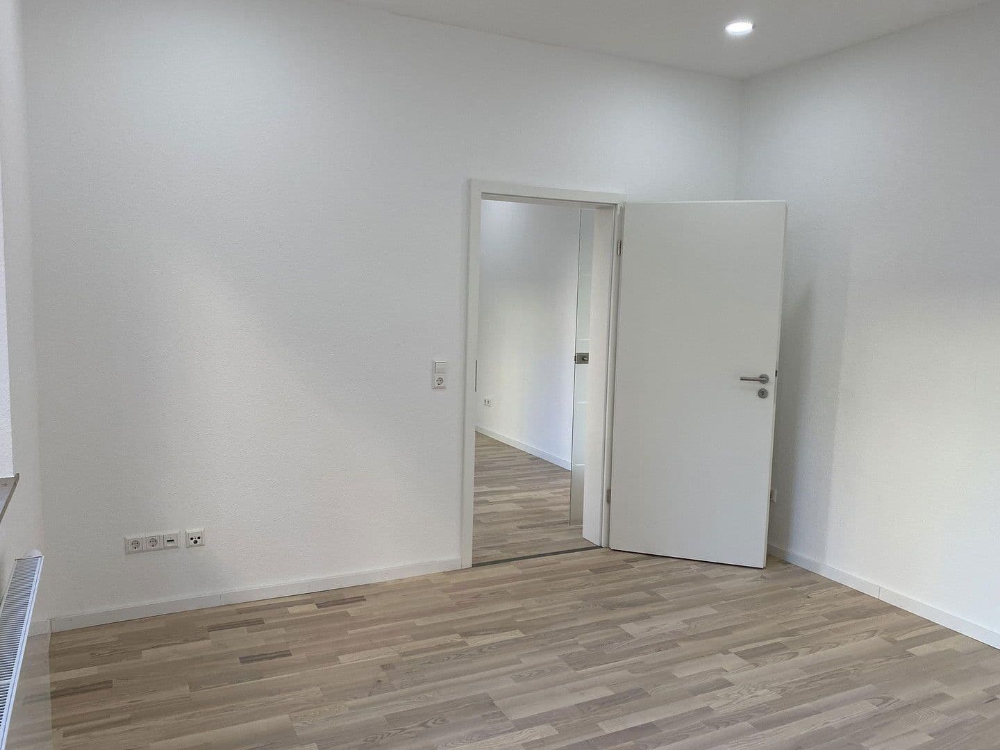 Prenájom bytu 3-izbový 64 m², Böcklerstr. 15, Stuttgart, Bádensko-Wurttembersko Prenájom bytu 3-izbový 64 m², Böcklerstr. 15, Stuttgart, Bádensko-Wurttembersko