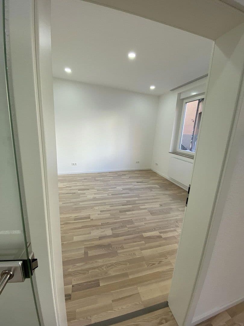 Prenájom bytu 3-izbový 64 m², Böcklerstr. 15, Stuttgart, Bádensko-Wurttembersko Prenájom bytu 3-izbový 64 m², Böcklerstr. 15, Stuttgart, Bádensko-Wurttembersko