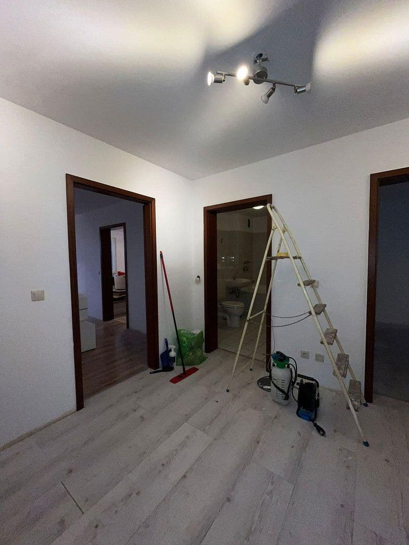 Prenájom bytu 3-izbový 75 m², Wuppertal, Severné Porýnie - Westfálsko Prenájom bytu 3-izbový 75 m², Wuppertal, Severné Porýnie - Westfálsko