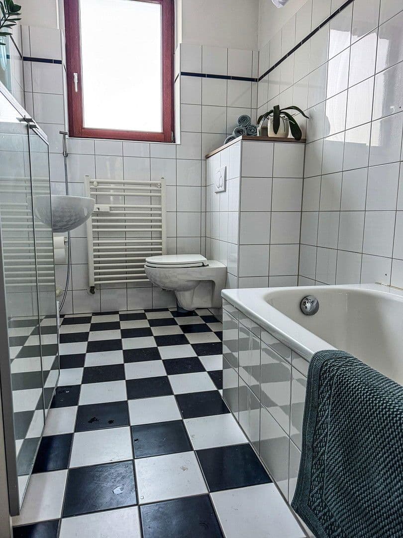 Prenájom bytu 3-izbový 86 m², Viktoriastr. 32, Dortmund, Severné Porýnie - Westfálsko Prenájom bytu 3-izbový 86 m², Viktoriastr. 32, Dortmund, Severné Porýnie - Westfálsko