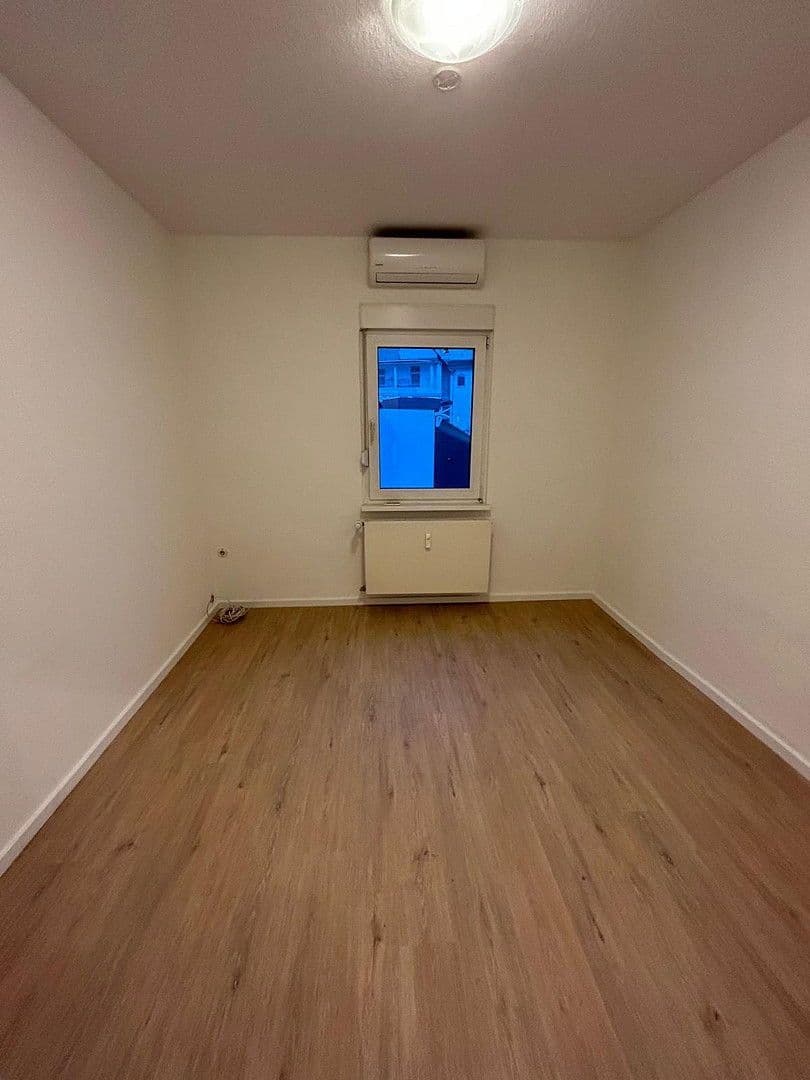 Prenájom domu 180 m², pozemek 225 m², Wielandstrasse 4a, Worms, Porýnie-Falcko Prenájom domu 180 m², pozemek 225 m², Wielandstrasse 4a, Worms, Porýnie-Falcko