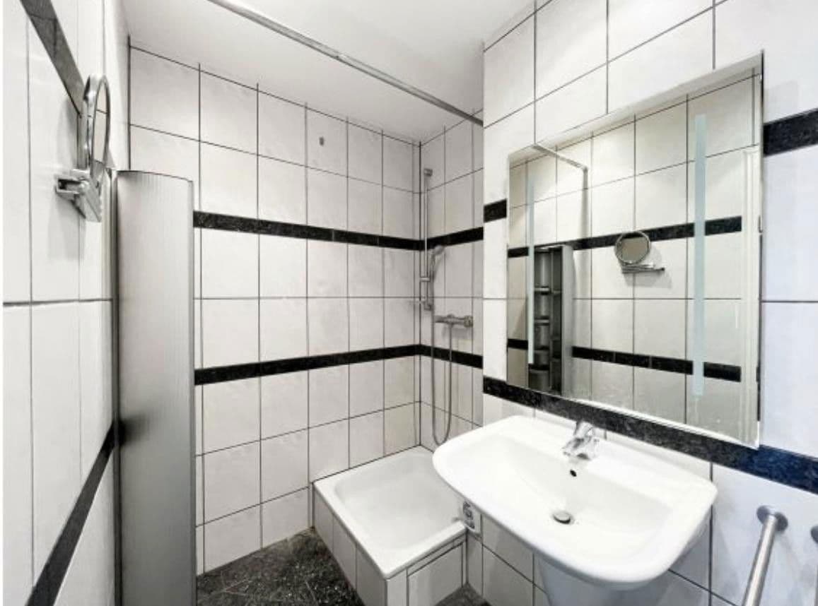 Prenájom bytu 3-izbový 83 m², Frankfurt am Main, Hesensko Prenájom bytu 3-izbový 83 m², Frankfurt am Main, Hesensko