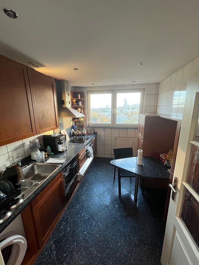 Prenájom bytu 3-izbový 83 m², Frankfurt am Main, Hesensko Prenájom bytu 3-izbový 83 m², Frankfurt am Main, Hesensko