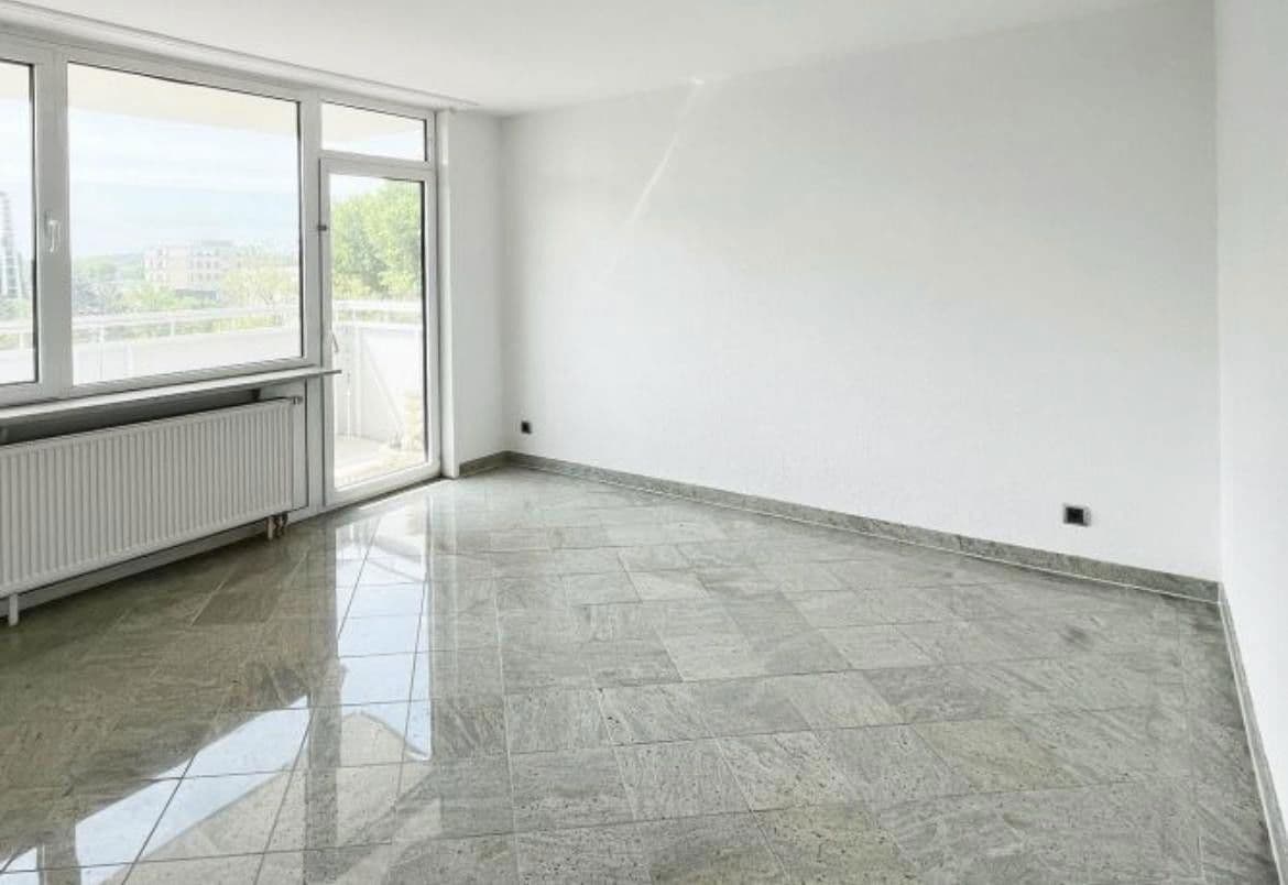 Prenájom bytu 3-izbový 83 m², Frankfurt am Main, Hesensko Prenájom bytu 3-izbový 83 m², Frankfurt am Main, Hesensko