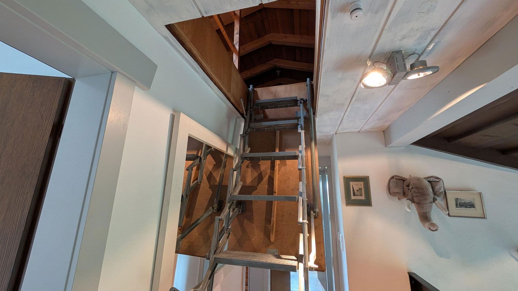 Predaj domu 204 m², pozemek 1.156 m², Sonnenweg 11, Fischbachau, Bavorsko Predaj domu 204 m², pozemek 1.156 m², Sonnenweg 11, Fischbachau, Bavorsko