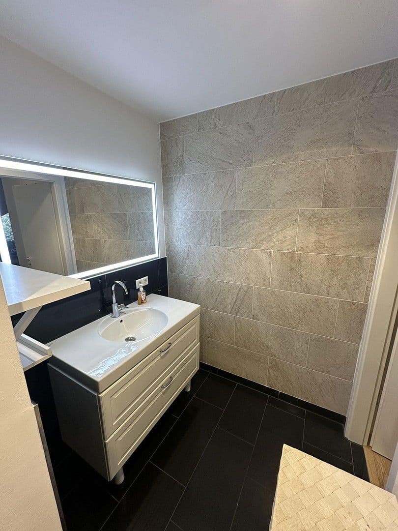 Prenájom bytu 2-izbový 77 m², Körnerstr. 18/1, Ludwigsburg, Bádensko-Wurttembersko Prenájom bytu 2-izbový 77 m², Körnerstr. 18/1, Ludwigsburg, Bádensko-Wurttembersko