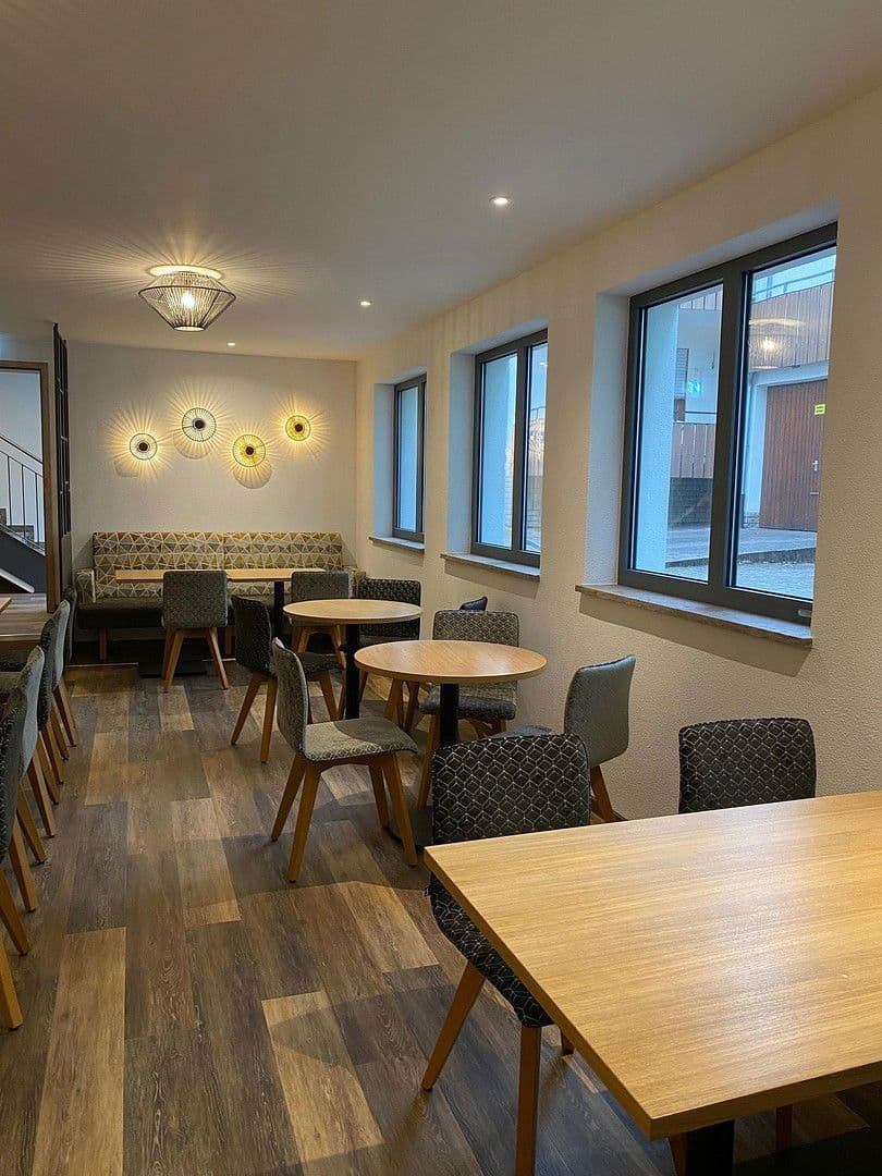 Prenájom nebytového priestoru 917 m², Möhlerplatz 2, Igersheim, Bádensko-Wurttembersko Prenájom nebytového priestoru 917 m², Möhlerplatz 2, Igersheim, Bádensko-Wurttembersko