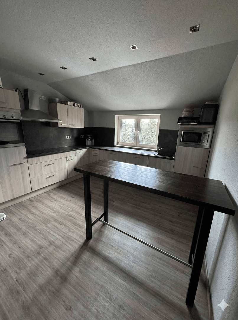 Prenájom bytu 3-izbový 81 m², Püttlingerstr.14, Saarbrücken, Sársko Prenájom bytu 3-izbový 81 m², Püttlingerstr.14, Saarbrücken, Sársko