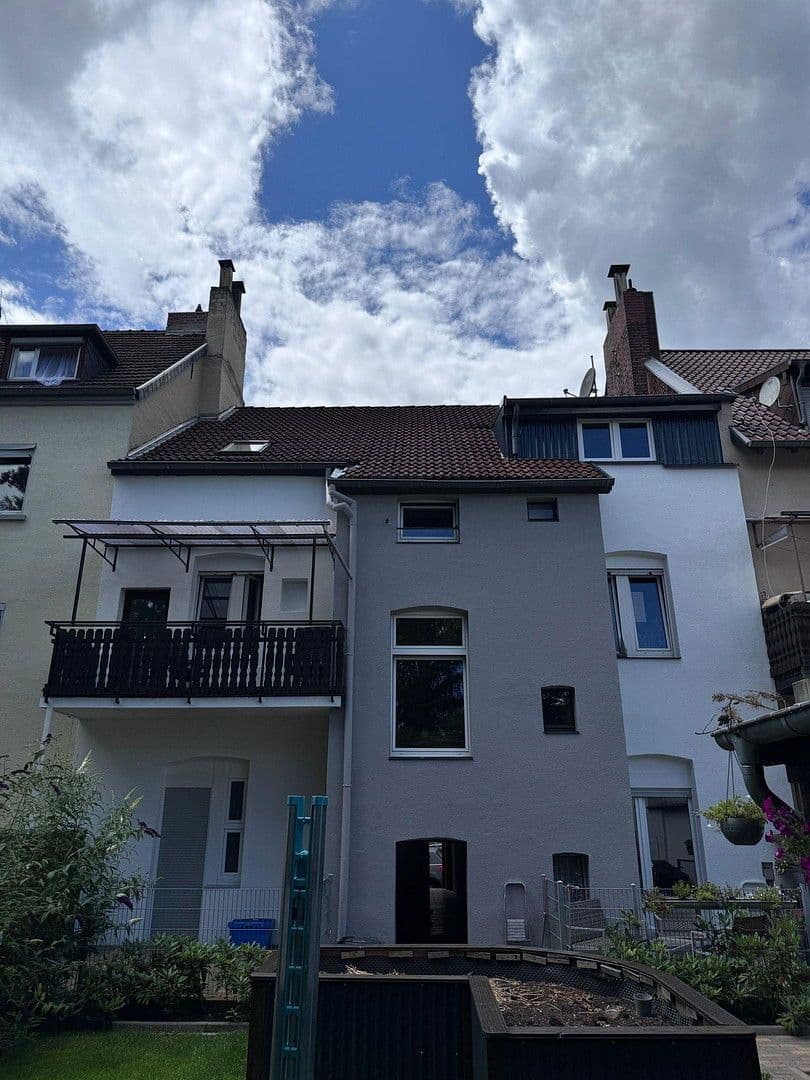 Prenájom bytu 3-izbový 81 m², Püttlingerstr.14, Saarbrücken, Sársko Prenájom bytu 3-izbový 81 m², Püttlingerstr.14, Saarbrücken, Sársko