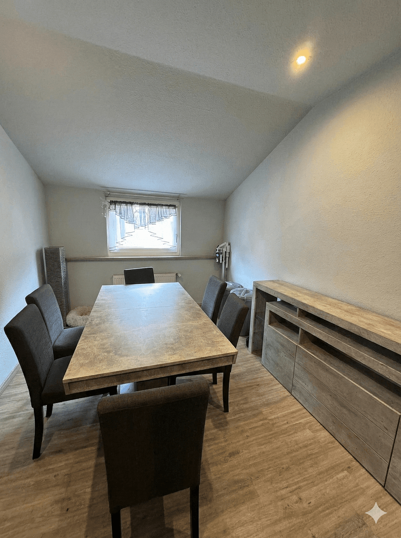 Prenájom bytu 3-izbový 81 m², Püttlingerstr.14, Saarbrücken, Sársko Prenájom bytu 3-izbový 81 m², Püttlingerstr.14, Saarbrücken, Sársko