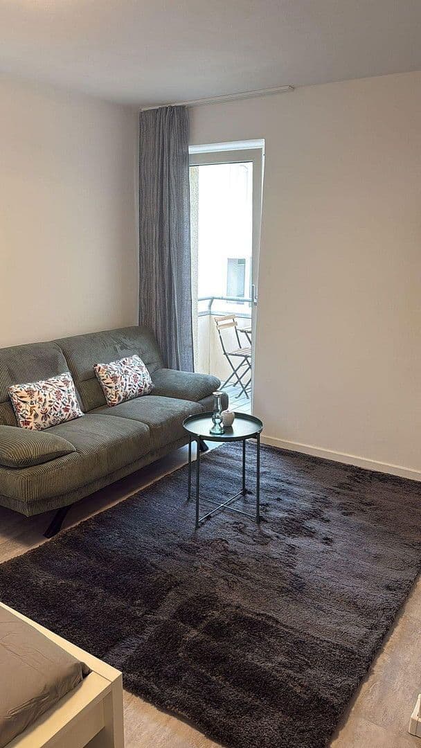 Prenájom bytu 1-izbový 30 m², Peter-Henlein-Str. 21, München, Bavorsko Prenájom bytu 1-izbový 30 m², Peter-Henlein-Str. 21, München, Bavorsko