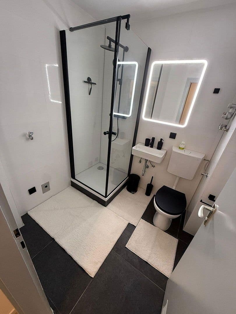 Prenájom bytu 1-izbový 30 m², Peter-Henlein-Str. 21, München, Bavorsko Prenájom bytu 1-izbový 30 m², Peter-Henlein-Str. 21, München, Bavorsko